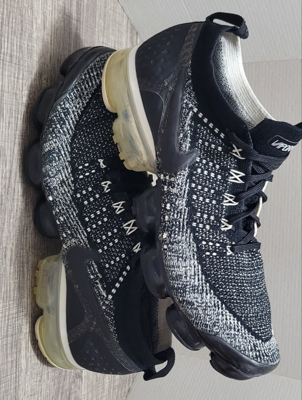 Nike Black/White Flyknit VaporMax Sneakers Size 10M